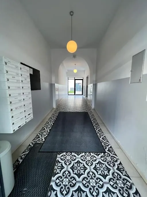 Stylishes Apartment Mit Grossem Balkon Nahe Hauptbahnhof Viena
